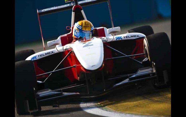 El mexicano Esteban Gutiérrezconsigue la victoria en la carrera de GP3. ESPECIAL  /