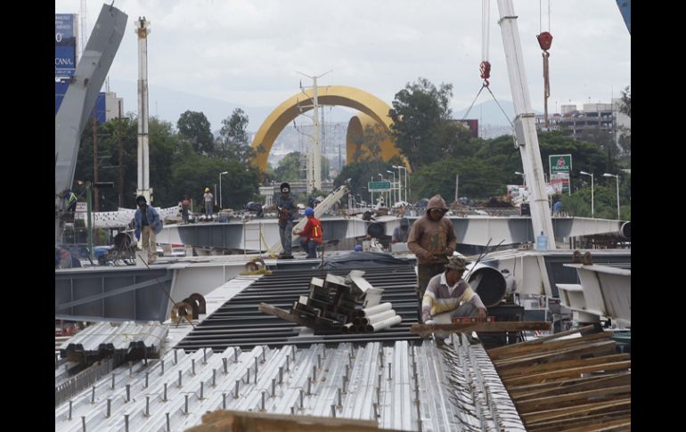 Emilio señaló que aunque la reducción presupuestal afecta a algunas obras, la del Puente Matute Remus estará garantizada. S. NÚÑEZ  /