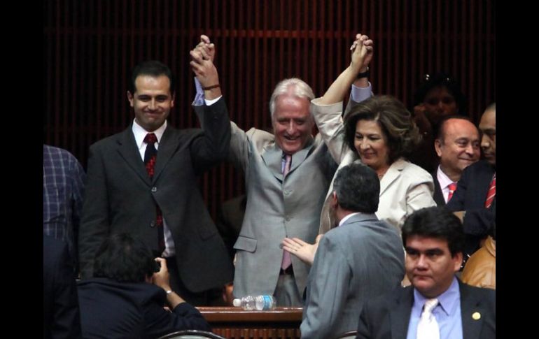 Isabel Miranda de Wallace y Alejandro Martí durante la aprobación de la ley antisecuestro en el senado. EL UNIVERSAL  /