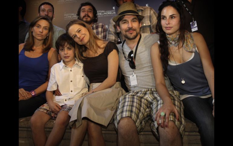 El elenco de La otra familia se alista para el estreno comercial del filme, el próximo mes de febrero de 2011.S.NÚÑEZ  /