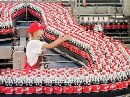 ARCA produce y distribuye bebidas de la marca The Coca-Cola Co. ARCHIVO  /