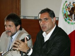 Gabino Cué dijo hoy que su administración revisa la entrega de bonos en el gobierno anterior. NTX  /