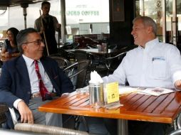 Fernando Gúzman le habló de los miles de simpatizantes que ha sumado a su proyecto de Gobierno.  /