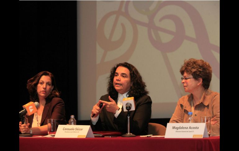 La directora del INBA, Teresa Vicencio, la líder de Conaculta, Consuelo Sáizar y la directora de Canal 22, Magdalena Acosta. NTX  /