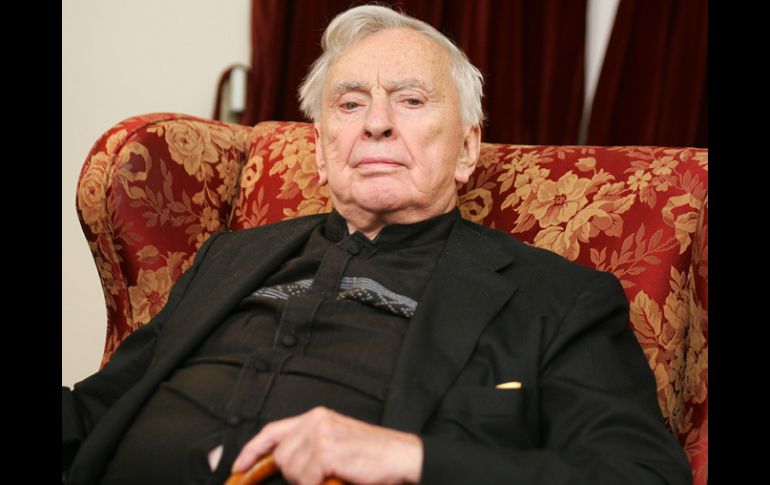 El escritor estadounidense murió a causa de una neumonía en su domicilio en las colinas  de Hollywood. AFP  /