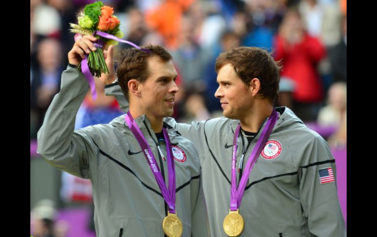 Mike (izq) y Bob (der), en lo más alto del podio de Londres 2012. AFP  /