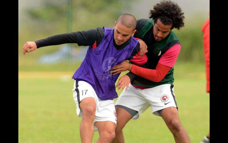 Jorge Hernández (izq) espera que los Zorros puedan lograr la salvación para seguir en Primera División. MEXSPORT  /