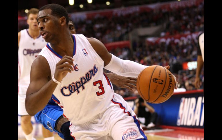 Chris Paul logró cifras dobles de 19 puntos y 16 asistencias. AFP /