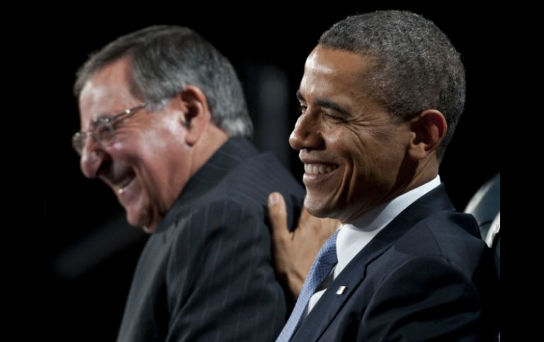 El mandatario resaltó que la gestión de Panetta será recordada por algunos logros históricos en las Fuerzas Armadas. AFP /