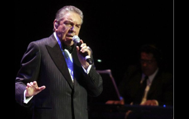 El tapatío Marco Antonio Muñiz es considerado uno de los principales representantes de la música romántica nacional. ARCHIVO /