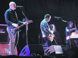 Interesado. El líder de The Smashing Pumpkins, Billy Corgan, recorrió las zonas arqueológicas de Veracruz. AP /