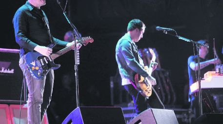 Interesado. El líder de The Smashing Pumpkins, Billy Corgan, recorrió las zonas arqueológicas de Veracruz. AP /