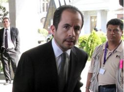 César Nava afirma que las acusaciones pretenden ensuciar su reputación al asociarlo con actos ilícitos. ARCHIVO /