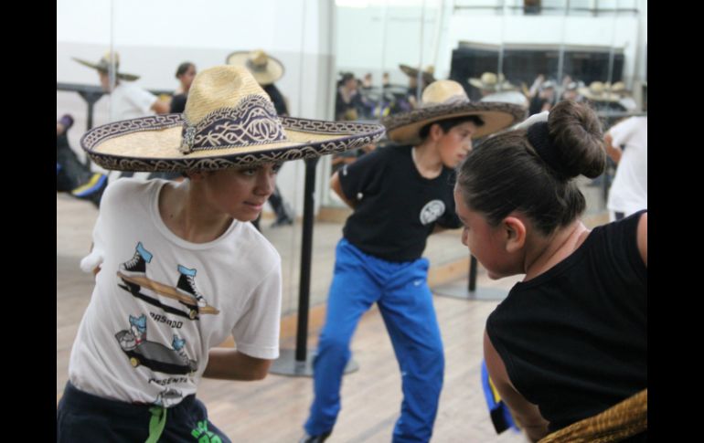 El Ballet Folclórico Infantil de la Universidad de Guadalajara se presenta en el Teatro Diana.  /