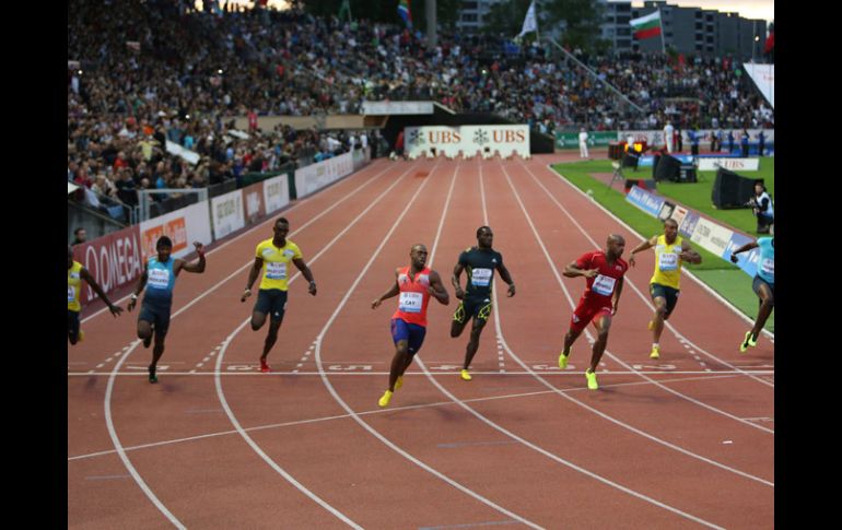 Tyson Gay llega a la meta en la pista de Lausana. AP /