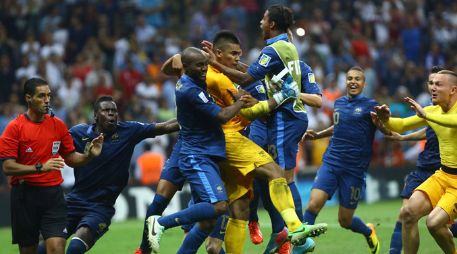 Los jugadores franceses celebran la obtención del título Sub-20 en Turquía. AFP /