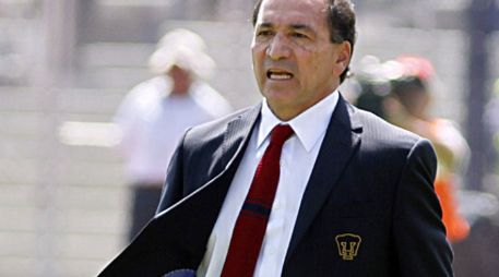 Carrillo señaló que fue un privilegio dirigir al Club Universidad, pero que no lo dejaron terminar. ARCHIVO /