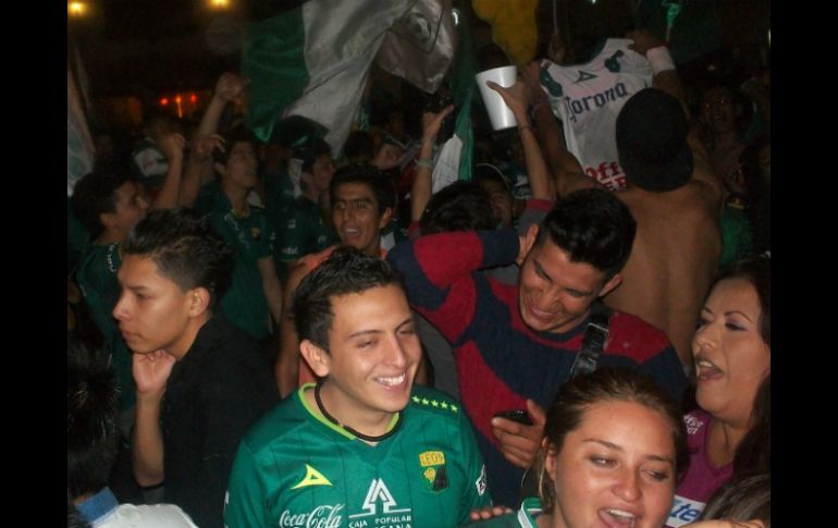 Los fanáticos de los Panzas Verdes celebraron la sexta estrella. NTX /