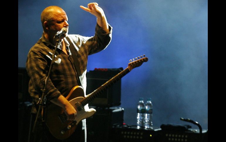 Los Pixies se estrenaron ante un público colombiano ansioso de escuchar los grandes éxitos de los años noventa pre-alternativos.  /