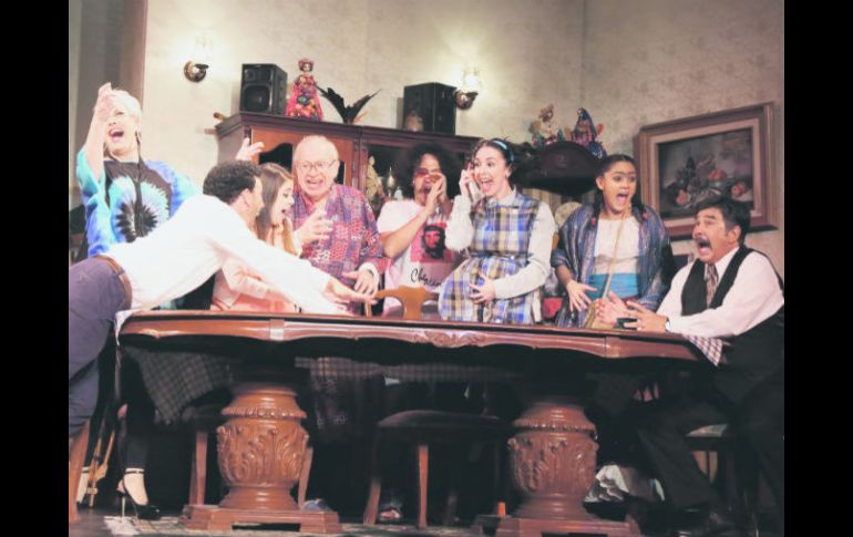 El elenco original de Una familia de diez regresa este viernes al Teatro Diana. CORTESÍA  /