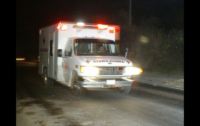 Las llamas fueron sofocadas poco después y paramédicos trasladaron al joven a un hospítal, donde se debate entre la vida y la muerte. EL INFORMADOR / ARCHIVO