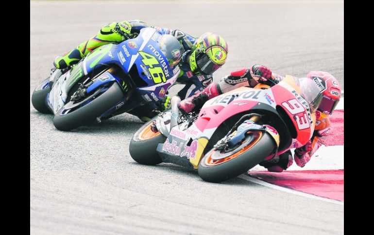 Valentino Rossi y Marc Márquez han protagonizado una guerra sin cuartel a lo largo de la temporada del Campeonato Mundial de Moto GP. AFP / M. Vatsyayana