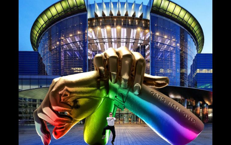 La estatua, de dos enormes brazos cruzados, se construirá afuera del centro comercial y de convenciones COEX. AFP / Especial