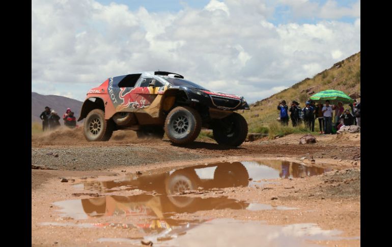 Sebastien Loeb marca el paso con ocho minutos de ventaja. EFE / N. Aguilera