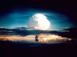 En pocas palabras, una bomba de hidrógeno incluye una atómica en el interior de su núcleo. AFP / ARCHIVO
