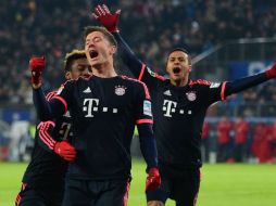 El segundo gol del polaco vino cuando un disparo de Thomas Müller pegó en su pierna y Adler no tuvo ocasión de reaccionar. AFP / J.  Macdougall