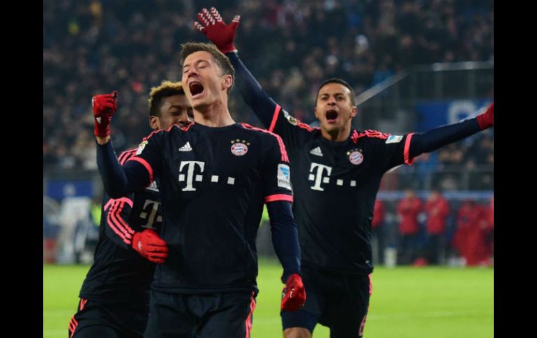 El segundo gol del polaco vino cuando un disparo de Thomas Müller pegó en su pierna y Adler no tuvo ocasión de reaccionar. AFP / J.  Macdougall