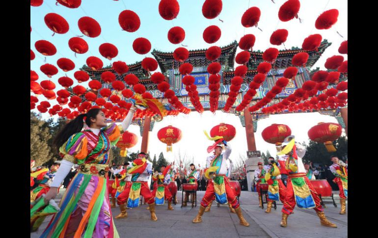 La celebración del Año Nuevo Lunar es la festividad más importante de China, una época que se pasa en familia. EFE / W. Hong