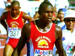 Lewis mostró aptitudes desde que era adolescente. Era la nueva esperanza del atletismo estadounidense. AFP / ARCHIVO