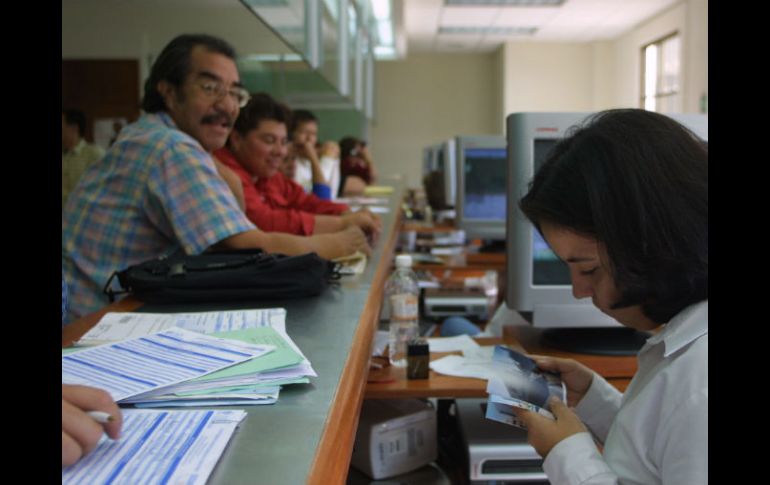 Padrón y Licencias informó que a la fecha se han recibido 27 mil 352 refrendos. EL INFORMADOR / ARCHIVO