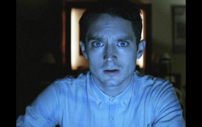 Elijah Wood afirma que los comentarios que hizo al reportero fueron sobre un documental que había visto recientemente. TWITTER / @elijahwood