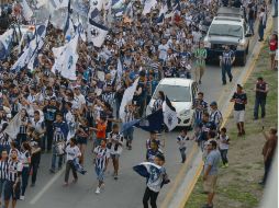 La similitud entre las camisetas del Pachuca con las del local les permite camuflarse. MEXSPORT / J. Martínez