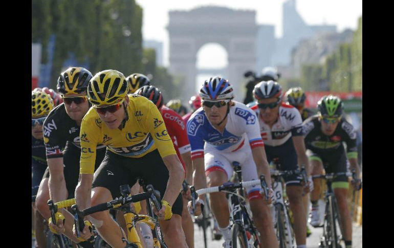 Froome, del equipo Sky, es el cuarto ciclista británico en los últimos cinco años en ganar el Tour de Francia. AP / C. Ena
