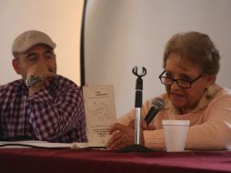 En la imagen, Guadalupe Ahumada, nieta de Vasconcelos e Igor Lozada, director de Cultura UdeG. EL INFORMADOR / G. Gallo