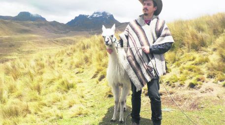 Pedro J. Acuña. Uno de los 'ochenteros' seleccionados por su trabajo narrativo. ESPECIAL /