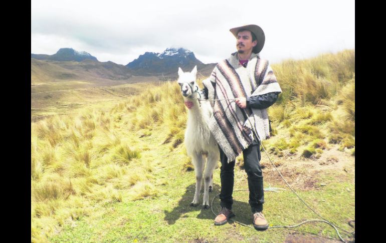 Pedro J. Acuña. Uno de los 'ochenteros' seleccionados por su trabajo narrativo. ESPECIAL /