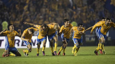 En los últimos minutos, Tigres sorprendió al América y se llevó el campeonato del Apertura 2016. MEXSPORT / J. Martínez