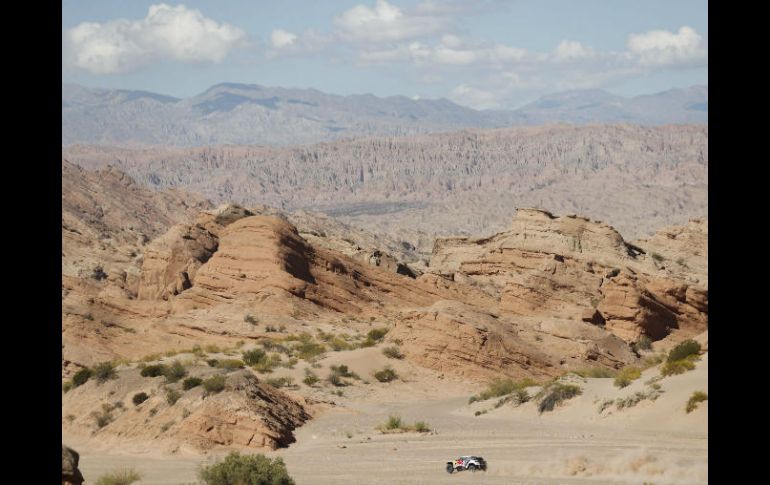 El conductor de Peugeot gana su cuarta etapa cubriendo los 449 kilómetros cronometrados con un tiempo de 4:54:28. EFE / D. Fernández