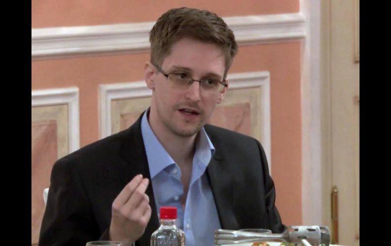 Snowden cuenta con un permiso de residencia en el país, por lo que tiene los mismos derechos y deberes que los ciudadanos rusos. AP / ARCHIVO