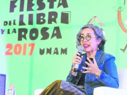 Cristina Rivera Garza presentó su libro 'Había mucha neblina o humo o no sé qué. Exploración sobre la obra literaria de Juan Rulfo'. NTX /