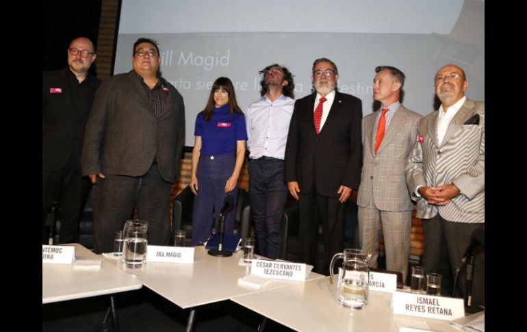 Ricardo Raphael, Cuauhtémoc Medina, Jill Magid, César Cervantes, Luis Vega,  Ismael Reyes y Enrique X de Anda. SUN / A. Salinas