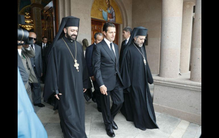 El Presidente fue recibido por ministros religiosos. SUN / L. Cortés