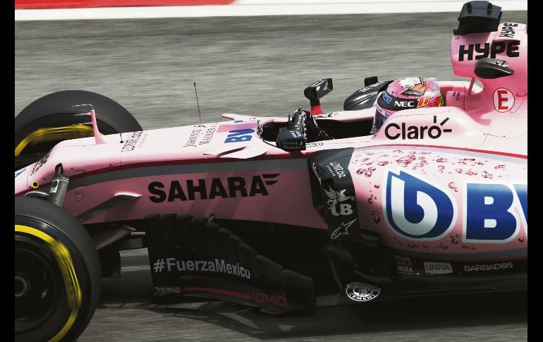 Los costados del VJM10 de Sergio Pérez lucieron la leyenda #FuerzaMexico como muestra de apoyo tras los sismos ocurridos en el país. SAHARA FORCE INDIA
