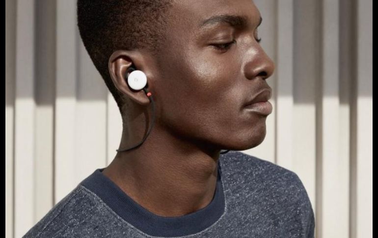 Los Pixel Buds tienen un precio de 159 dólares y estarán disponibles en EU a partir de noviembre. ESPECIAL / Google