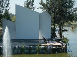 Trabajadores detallan el escenario donde se montará la obra. EL INFORMADOR/F. Atilano