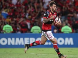 El enojo parece haber motivado a Felipe Vizeu, que anota uno de los tres goles del Flamengo. TWITTER/@Flamengo
